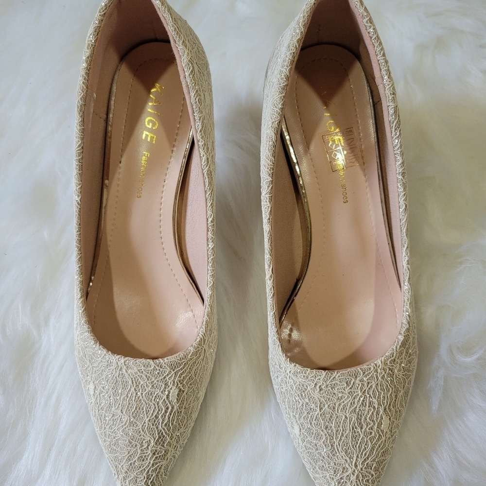 Chic Lace Beige Heels - Picture 2 of 8
